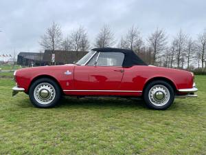 Image 22/24 of Alfa Romeo Giulia 1600 Spider (1963)