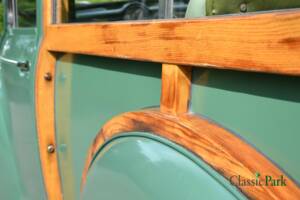Image 14/50 of Morris Minor 1000 Traveller (1964)