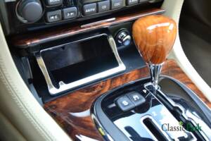 Immagine 31/50 di Jaguar XJ 2.7 D (2008)