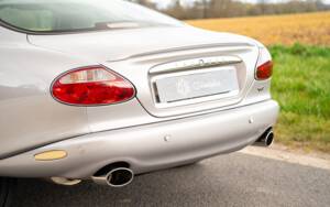 Bild 15/37 von Jaguar XKR (2001)