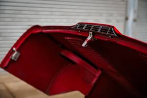 Image 36/46 of Jaguar E-Type (2+2) (1966)