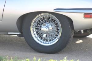 Bild 22/38 von Jaguar E-Type (2+2) (1968)
