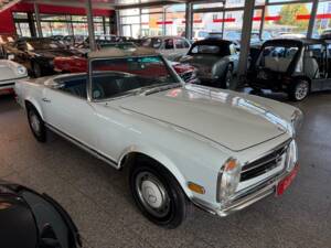 Image 28/42 of Mercedes-Benz 280 SL (1968)