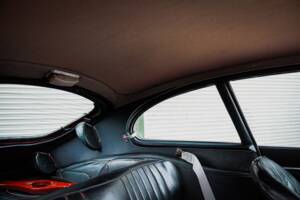 Image 25/46 of Jaguar E-Type (2+2) (1966)