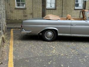 Bild 21/50 von Mercedes-Benz 220 SE b (1966)