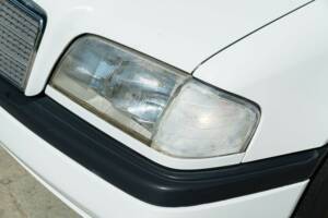 Immagine 17/50 di Mercedes-Benz C 200 Kompressor (1996)