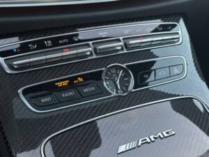 Bild 27/47 von Mercedes-Benz AMG E 63 S 4MATIC+ (2018)