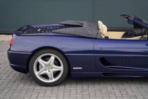 Image 37/50 de Ferrari F 355 Spider (1998)