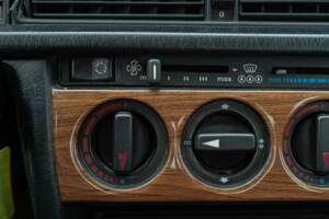 Image 32/50 of Mercedes-Benz 190 E 1.8 (1991)