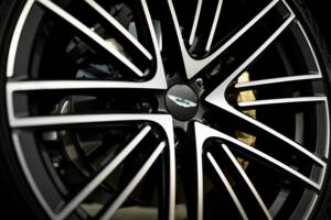 Bild 32/51 von Aston Martin DB12 Volante (2024)