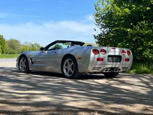 Image 9/50 of Chevrolet Corvette (2001)