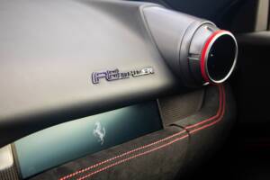 Bild 34/43 von Ferrari F8 Spider (2020)