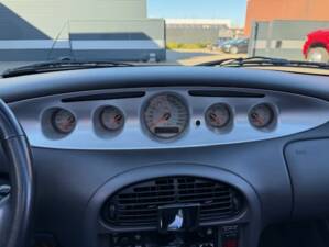 Image 15/27 of Plymouth Prowler (2001)