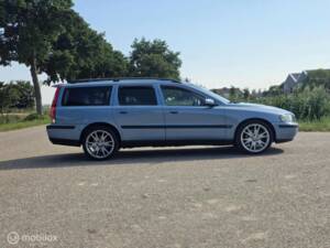 Image 6/40 of Volvo V 70 2.5T (2004)