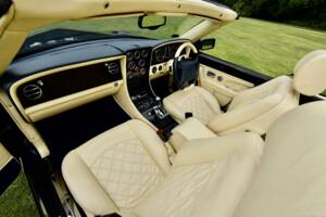 Imagen 33/50 de Bentley Azure Mulliner (2003)