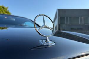 Image 21/24 of Mercedes-Benz CLK 430 (2000)