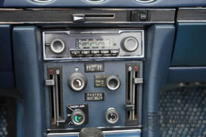 Image 11/50 de Mercedes-Benz 450 SL (1974)