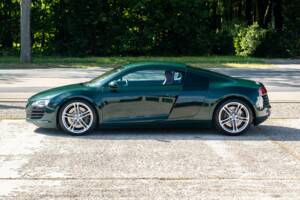 Image 13/33 of Audi R8 (2007)