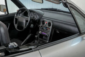 Bild 34/50 von Mazda MX-5 1.6 (1990)