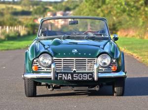 Image 8/50 of Triumph TR 4 (1965)