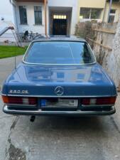 Immagine 22/38 di Mercedes-Benz 230 CE (1983)