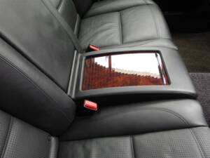 Image 84/99 of Mercedes-Benz S 65 AMG L (2006)