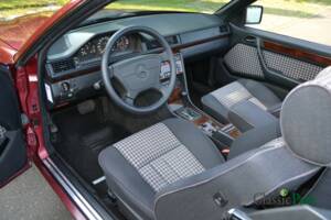 Bild 29/50 von Mercedes-Benz E 200 (1994)