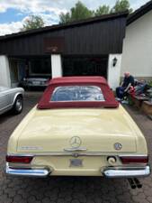 Image 4/7 of Mercedes-Benz 250 SL (1968)