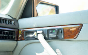 Imagen 46/64 de Mercedes-Benz 500 SEL (1984)
