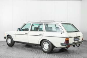 Bild 6/50 von Mercedes-Benz 230 TE (1984)
