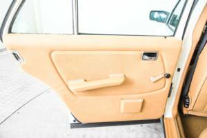 Image 34/50 of Mercedes-Benz 300 D (1980)