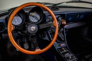 Bild 34/48 von Alfa Romeo 2.0 Spider (1983)