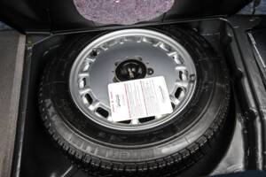 Image 28/35 of Mercedes-Benz 300 SL (1989)