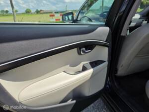 Image 20/44 of Volvo V 70 2.0 T5 (2012)