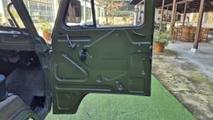 Image 27/51 of UAZ 3741 (1991)