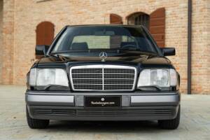 Image 3/48 of Mercedes-Benz 200 CE (1990)