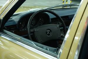 Image 67/76 of Mercedes-Benz 350 SEL (1977)