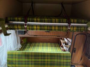 Image 59/100 of Volkswagen T2b Westfalia (1979)