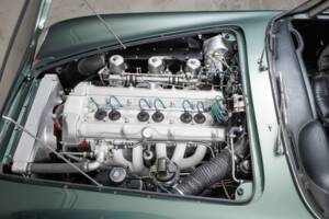 Image 17/26 de Aston Martin DB 4 Vantage (1962)