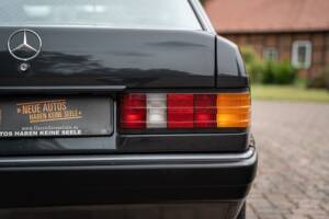 Bild 15/74 von Mercedes-Benz 190 E (1990)