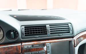 Image 43/55 of BMW 740i (1997)