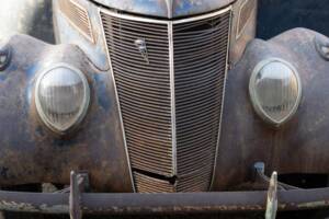 Image 46/134 of Ford V8 (1937)