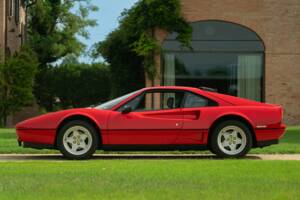 Afbeelding 14/50 van Ferrari 208 GTB Turbo (1987)