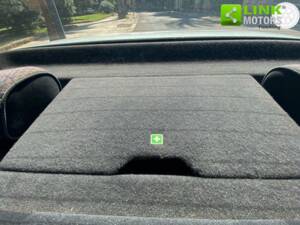 Image 40/48 of Mercedes-Benz E 200 (1991)