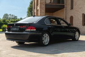 Bild 8/50 von BMW 745Li (2001)