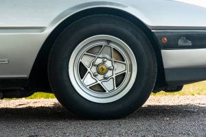 Image 17/32 of Ferrari 400 GT (1977)