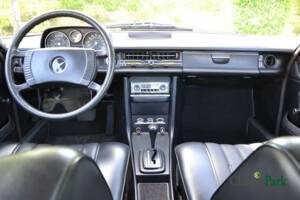 Bild 12/50 von Mercedes-Benz 230/6 (1973)