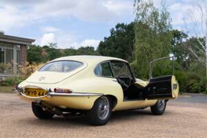 Image 18/40 de Jaguar Type E 4.2 (1966)