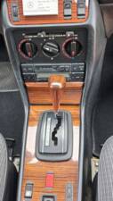 Afbeelding 25/25 van Mercedes-Benz 230 E (1984)