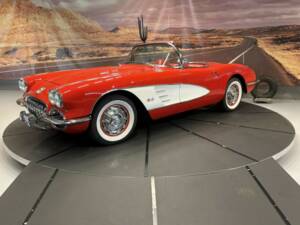 Image 35/50 of Chevrolet Corvette (1959)